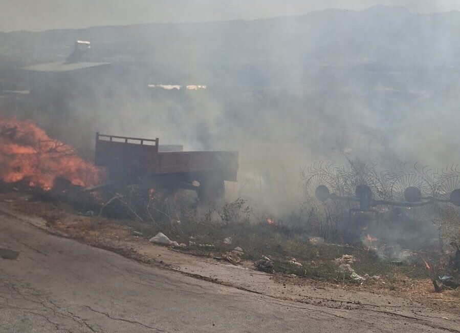 Denizli’nin Yenicekent Mahallesi’nde, dere yatağında meydana gelen yangın, hızlı bir