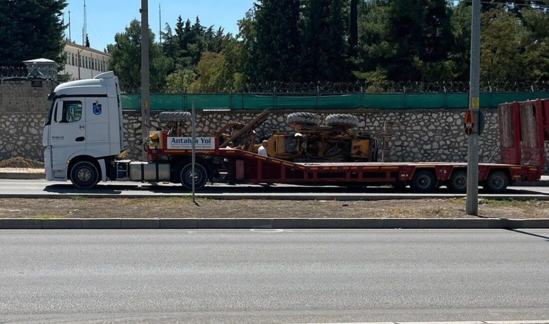 Burdur’da, bir sürücünün önündeki aracın aniden durması üzerine fren yapan