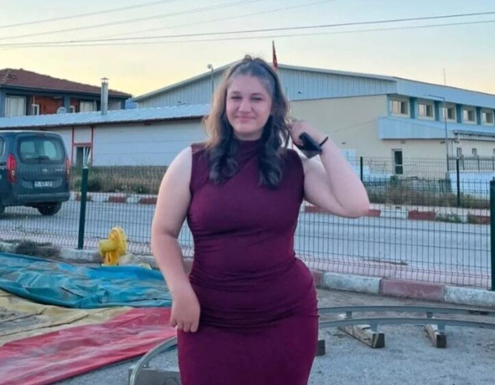 Burdur’un Tefenni ilçesinde otomobil ile motosikletin çarpışması sonucu meydana gelen