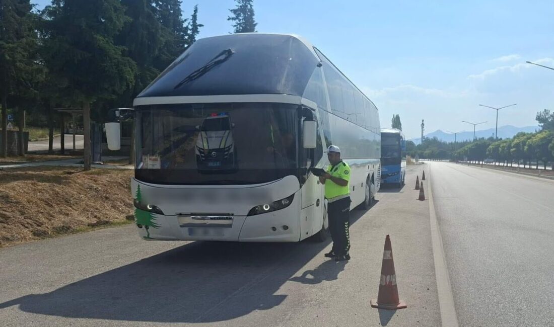 Burdur’da, şehirler arası yolcu taşıyan otobüsler üzerinde yapılan denetimler hız
