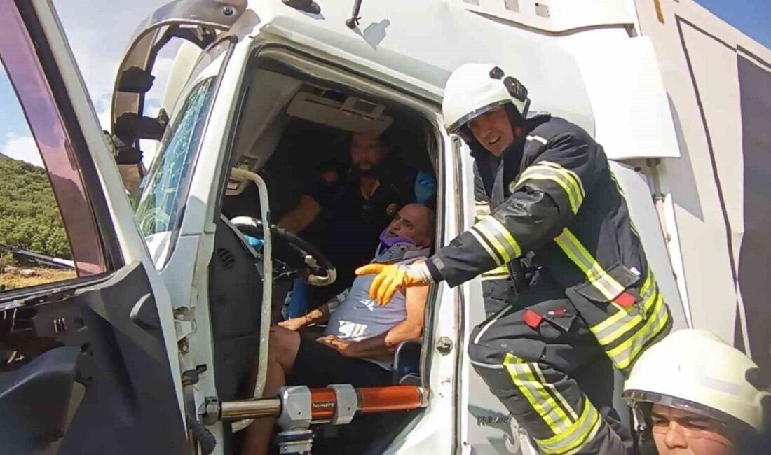 Burdur ilinde meydana gelen trafik kazasında, iki tırın çarpışması sonucunda