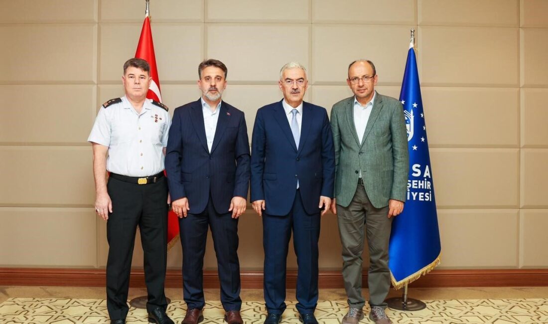 Bursa Valisi Erol Ayyıldız ve AK Parti Bursa Milletvekili Mustafa