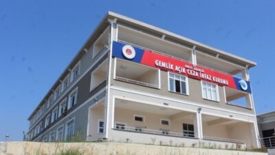 Bursa’nın Gemlik ilçesinde, firari bir hükümlünün yüksek gerilim direği yakınında