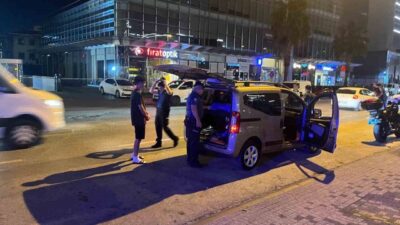 Bursa’da emniyet güçleri tarafından gerçekleştirilen huzur uygulamasında 2 bin 468