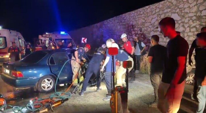 Bursa’nın İznik ilçesinde meydana gelen trafik kazasında 7 kişi yaralandı.