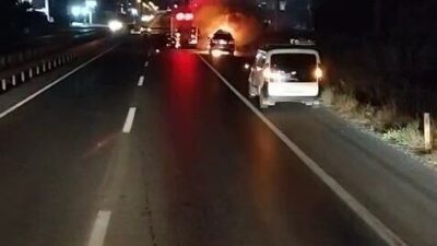 Bursa’da seyir halindeki bir lüks araç, şu ana kadar belirlenemeyen