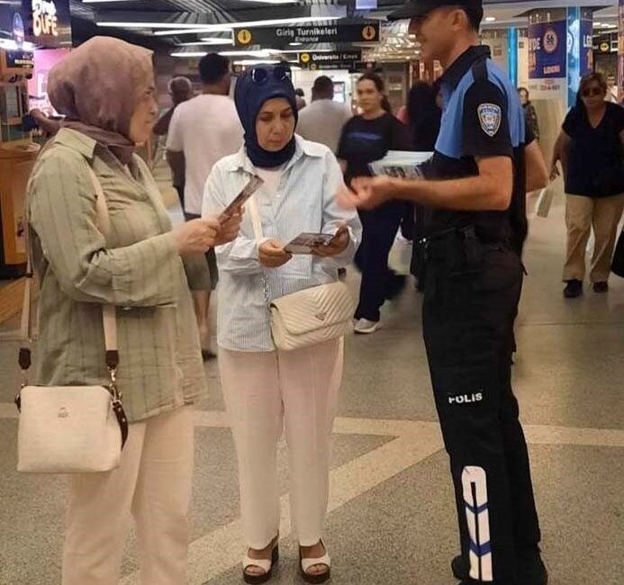 Bursa’da polis ekipleri, vatandaşların güvenlik bilincini artırmayı ve suçların önlenebilmesine