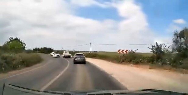 Bursa’nın Karacabey ilçesinde Boğaz yolu üzerinde meydana gelen bir trafik