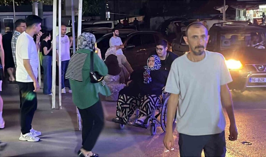 Bursa’nın Orhaneli ilçesinde sünnet merasiminde servis edilen tavuklu pilavı tadanların