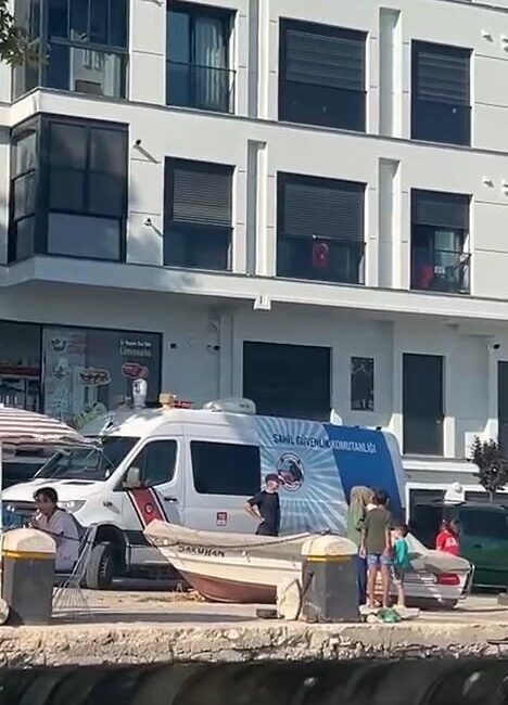 İstanbul’un Büyükçekmece ilçesinde, ailesiyle birlikte sahile giden 5 yaşındaki bir