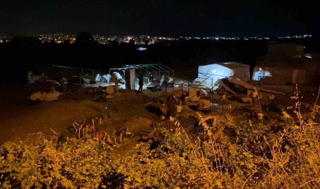 Bursa’nın İnegöl ilçesinde bulunan mevsimlik işçilerin konakladığı çadır kentte meydana