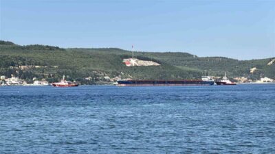 Çanakkale Boğazı’nda seyreden 142 metre uzunluğundaki genel kargo gemisi ‘KAPITAN