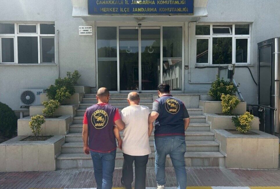 Çanakkale’de jandarma komutanlığı ekiplerinin gerçekleştirdiği operasyonlarda, aranan çeşitli suçlardan 17