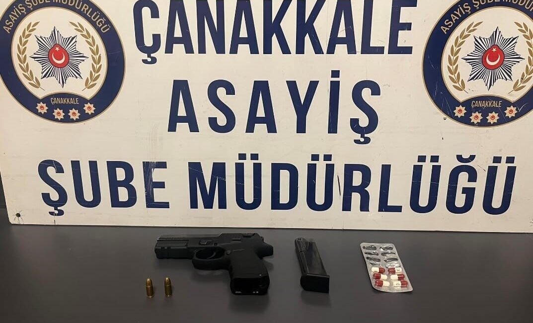 Çanakkale’de gerçekleştirilen huzur uygulamalarında çeşitli suçlardan aranan 25 şüpheliden 8’i