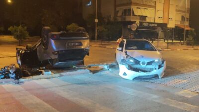 Antalya’nın Muratpaşa ilçesinde, kavşakta meydana gelen ve bir otomobilin çarpışmanın