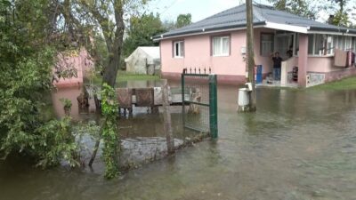 Çarşamba ilçesinde etkili olan şiddetli yağışlar sonucu evler ve tarım