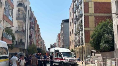 Manisa’nın Turgutlu ilçesinde, yapımı devam eden 5 katlı bir binanın