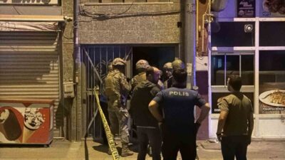 Eskişehir’de ailesiyle yaşadığı bir anlaşmazlık sonrasında çatıya çıkan bir kişi,