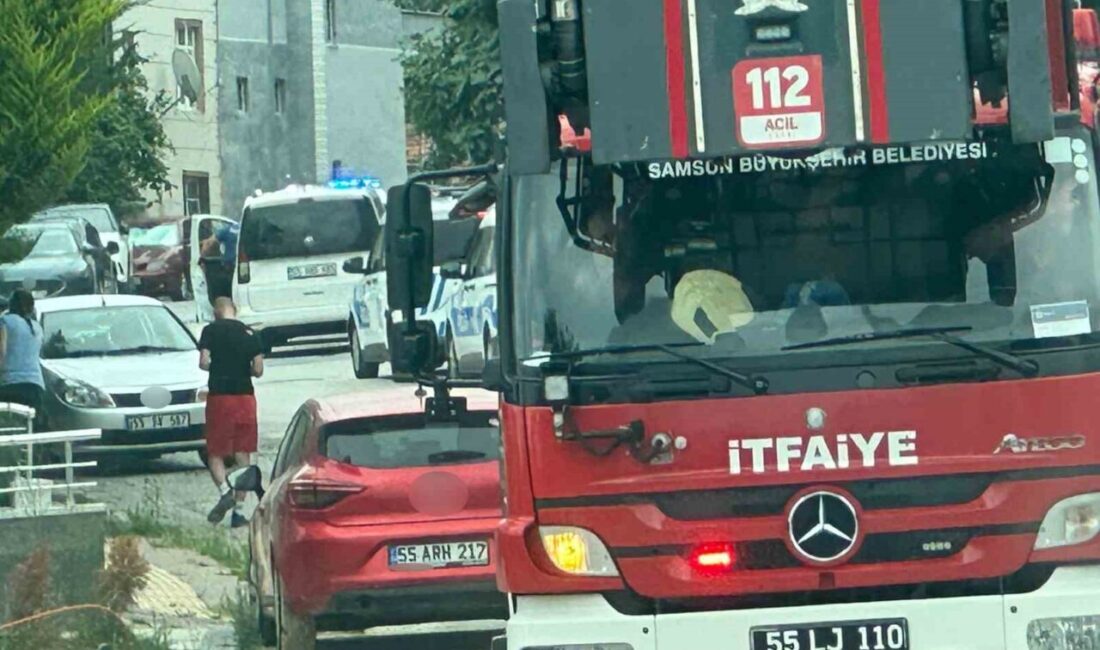 Samsun’un Atakum ilçesinde bir binanın çatısına çıkarak intihar teşebbüsünde bulunan