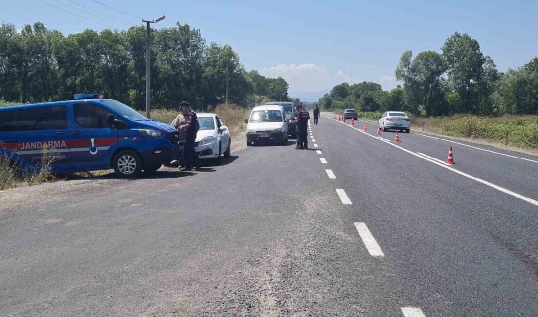 Zonguldak’ın Çaycuma ilçesinde jandarma ekipleri denetimleri sıklaştırdı. Nebioğlu beldesine bağlı