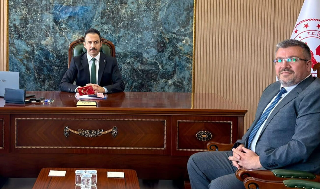 Çiçekdağı İlçe Müftüsü olarak göreve başlayan Ali Meşe, Çiçekdağı Kaymakamı