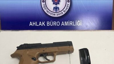 Çorum’da polis ekipleri tarafından arama kararı bulunan bir kişi gözaltına