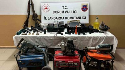 Alaca ilçesinde jandarma tarafından gerçekleştirilen operasyonda, define arayışıyla kaçak kazı