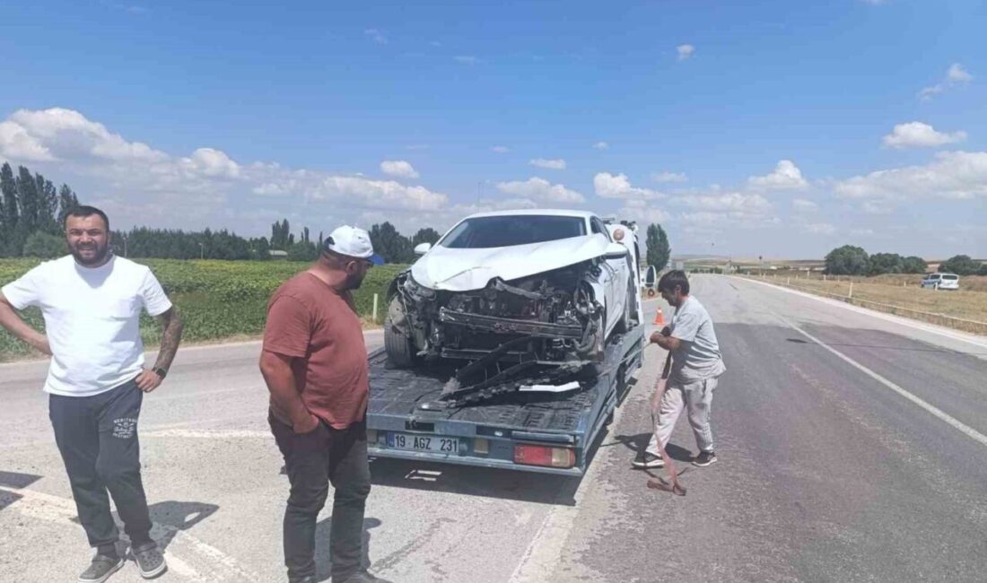 Çorum’un Alaca ilçesinde pikap ile otomobilin çarpışması sonucunda meydana gelen