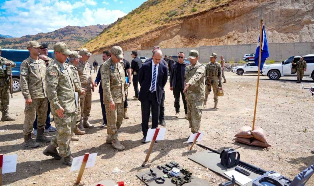 Hakkâri Valisi İbrahim Taşyapan, Çukurca ilçesinde devam eden mayın temizleme