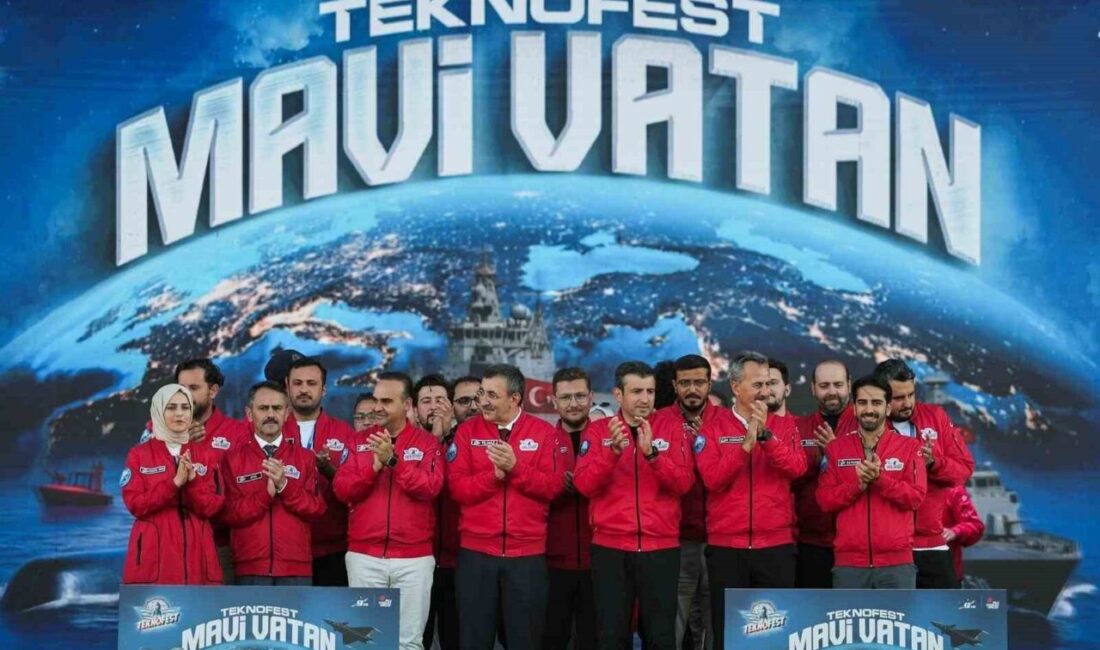 Cumhurbaşkanı Yardımcısı Cevdet Yılmaz, TEKNOFEST Mavi Vatan etkinliğinin kapanış programında
