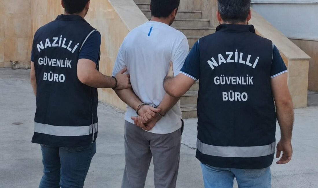 Nazilli ilçesindeki polis ekipleri, Cumhurbaşkanı Recep Tayyip Erdoğan’a hakaret içeren