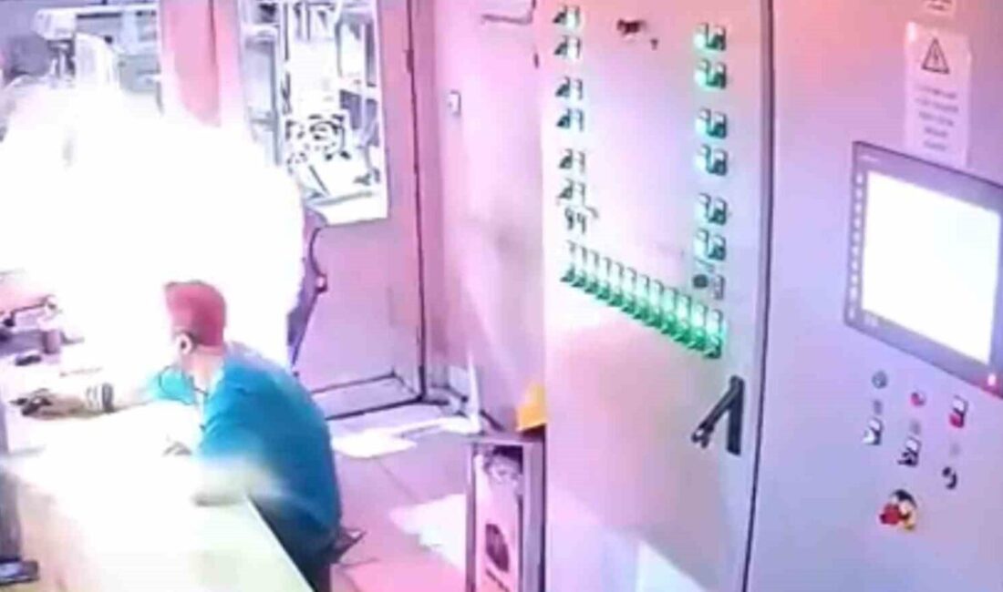 Samsun’da bulunan Yeşilyurt Demir Çelik Fabrikası’nda fırın kontrol odasında meydana