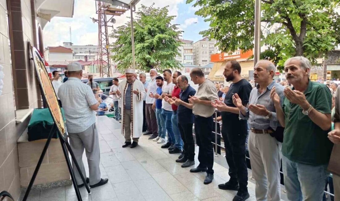 Giresun’un Eynesil ilçesinde bir grup arkadaşıyla denize giren ve boğularak