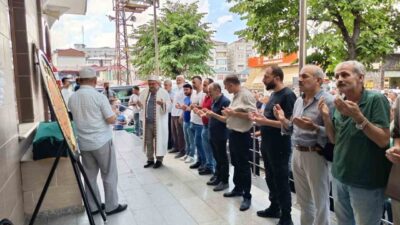 Giresun’un Eynesil ilçesinde bir grup arkadaşıyla denize giren ve boğularak