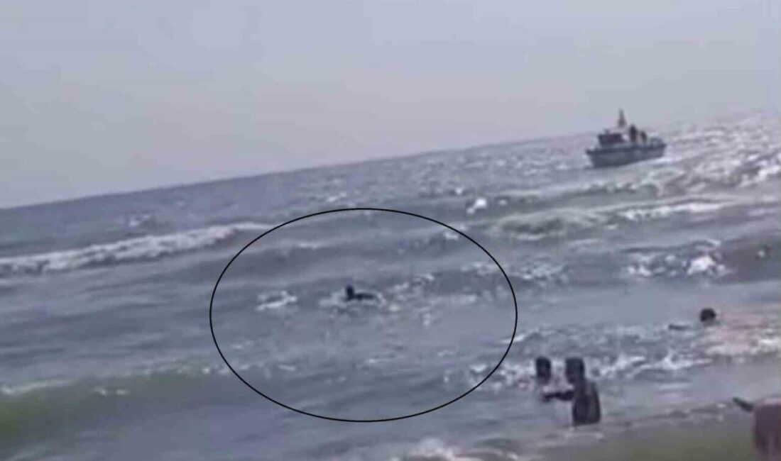 Samandağ ilçesindeki deniz yasağını ihlal eden ve dalgalara kapılarak zor