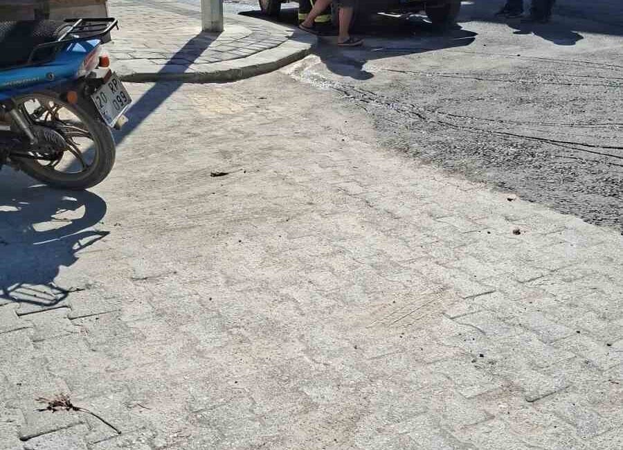 Denizli’nin Buldan ilçesinde hareket halindeyken aniden alev alan bir araçta