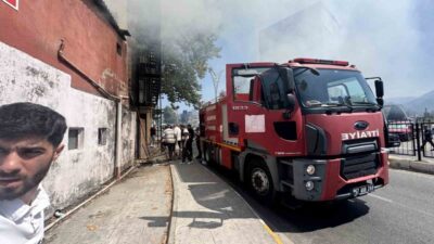 Zonguldak’ta, bir binanın deposunda kartonların tutuşması sonucu yangın çıktı. Edinilen