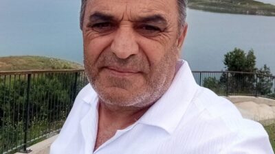 Kastamonu’nun İnebolu ilçesinde, dengesini kaybederek dere yatağına düşen bir kişi