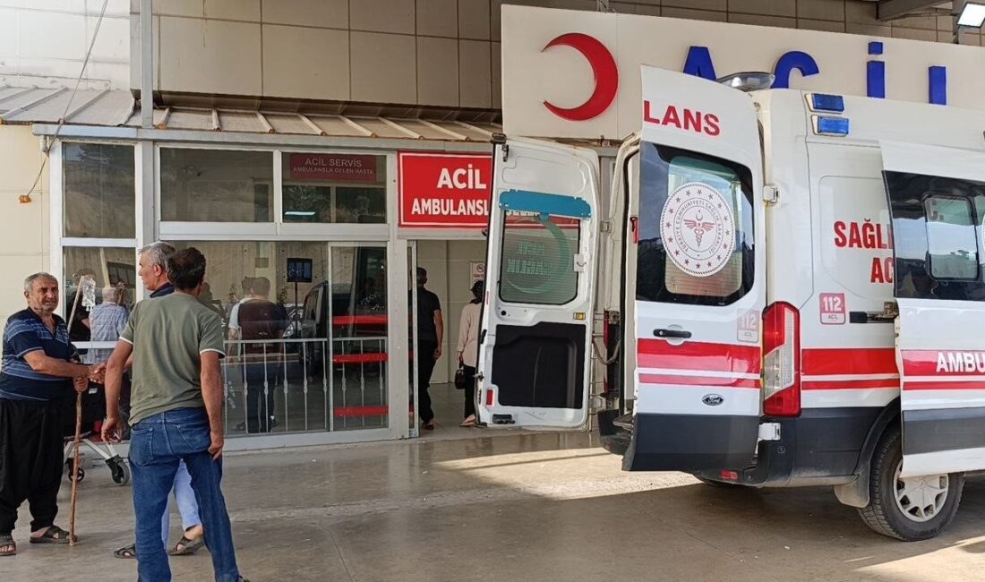 Kozan ilçesinde traktörün devrilmesi sonucu muhtar ağır yaralandı. Kozan ilçesine
