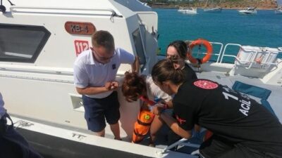 Didim ilçesine bağlı Cumburlop Koyu’nda karadan ulaşımın mümkün olmadığı bir