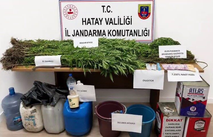 Hatay’da Jandarma ekipleri tarafından gerçekleştirilen kontroller sonucunda, içerisinde 3 şırınga