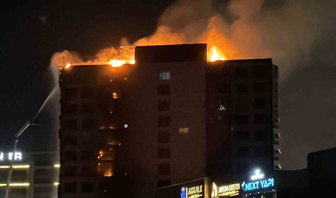 Diyarbakır’ın Kayapınar ilçesinde, 12 katlı bir plazanın dış cephesinde başlayan