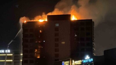 Diyarbakır’ın Kayapınar ilçesinde, 12 katlı bir plazanın dış cephesinde başlayan