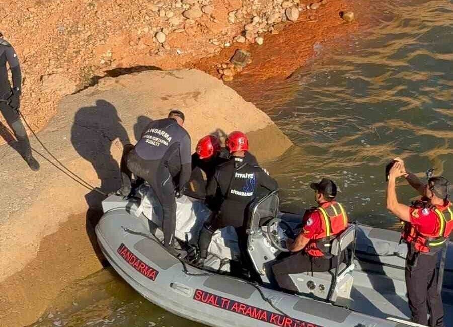 Çınar ilçesinde bulunan Göksu Barajı’nda bir erkek cesedi keşfedildi. Bölgedeki