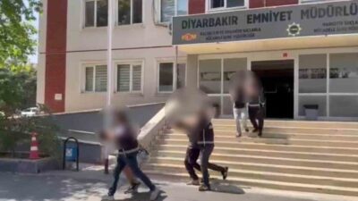 Sur ilçesinde gerçekleştirilen bir operasyonda polis ekipleri tarafından yakalanan 4