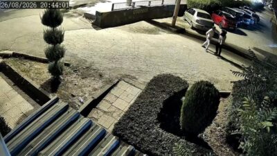 Diyarbakır’ın Yenişehir ilçesinde, boşanma aşamasında olduğu eşi Sultan Akdemir’i tabanca
