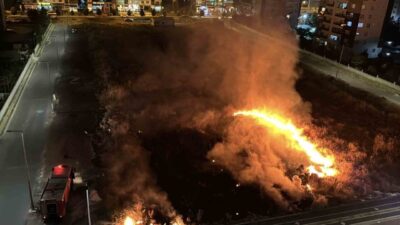 Diyarbakır’ın Kayapınar ilçesinde akşam saatlerinde meydana gelen anız yangını, çevrede