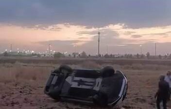 Diyarbakır’da bir otomobilin tarlaya uçması sonucu 1 kişi yaralandı. Olay,
