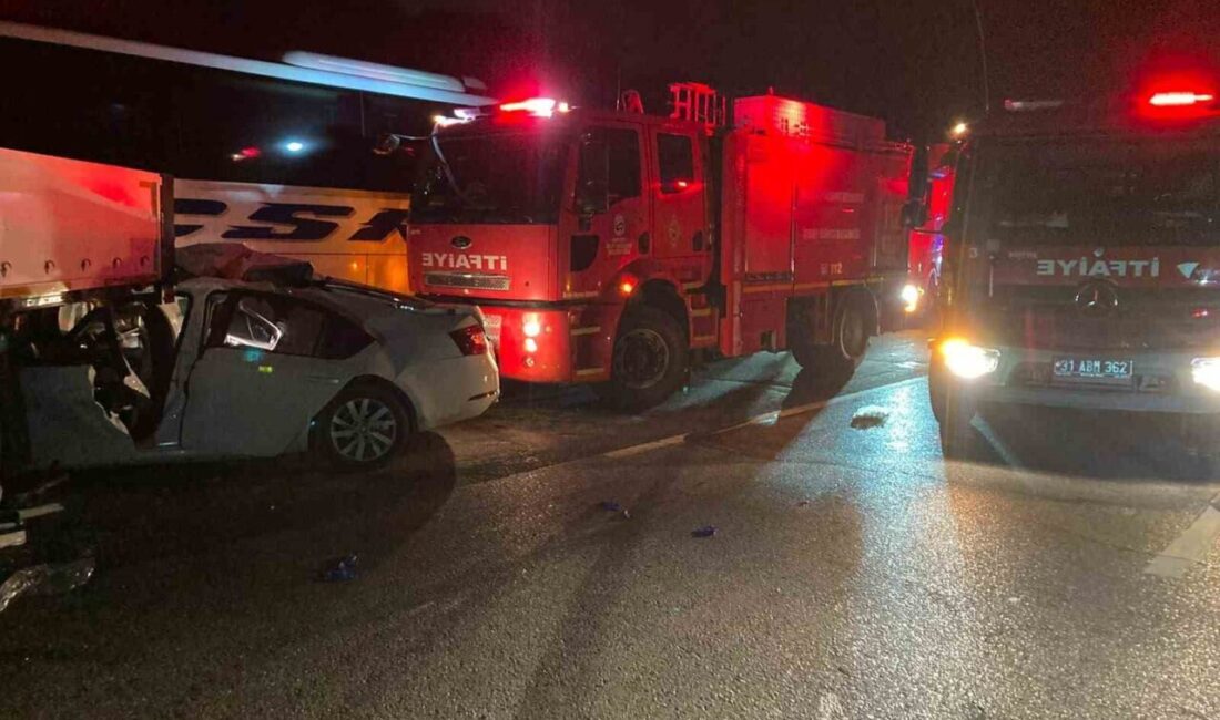 Hatay’da meydana gelen kazada, otomobilin ve yolcu otobüsünün makas atan