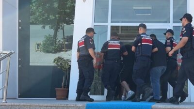 Burdur’un Bucak ilçesinde, bir vatandaşı polis gibi kandırarak yaklaşık 1